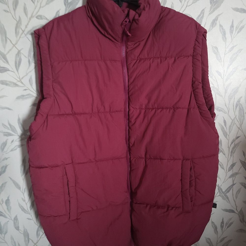 Nwt Cotton On Body Women's Size M/L Mother Puffer Vest In Red Plum
